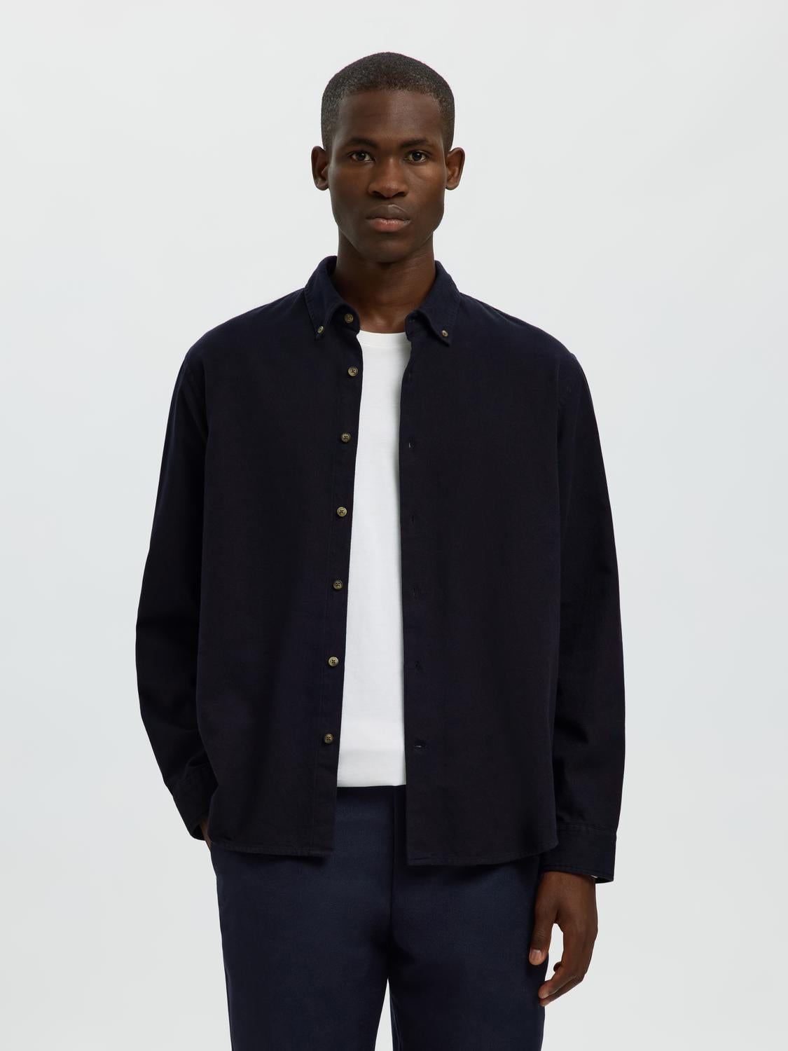 model_shot-front